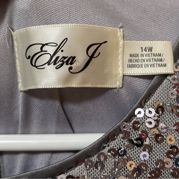 Eliza J Silver Sequin Sheath Dress Size 14W Sleeveless Knee Length - Picture 3 of 4